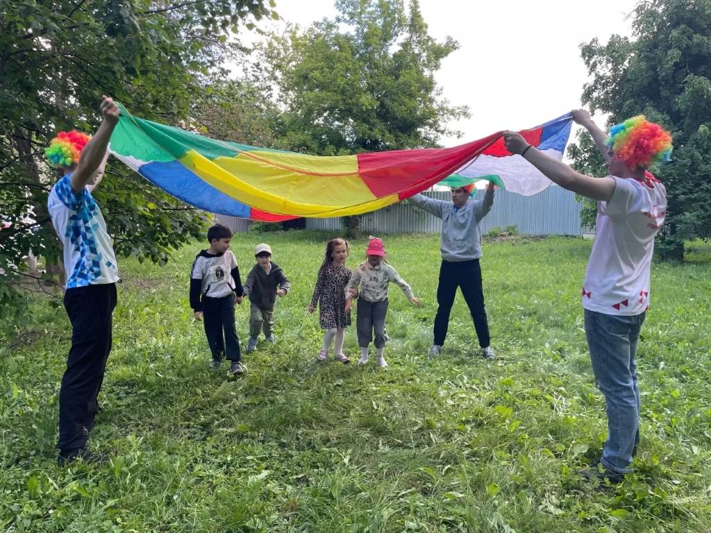 Праздник с веселыми играми