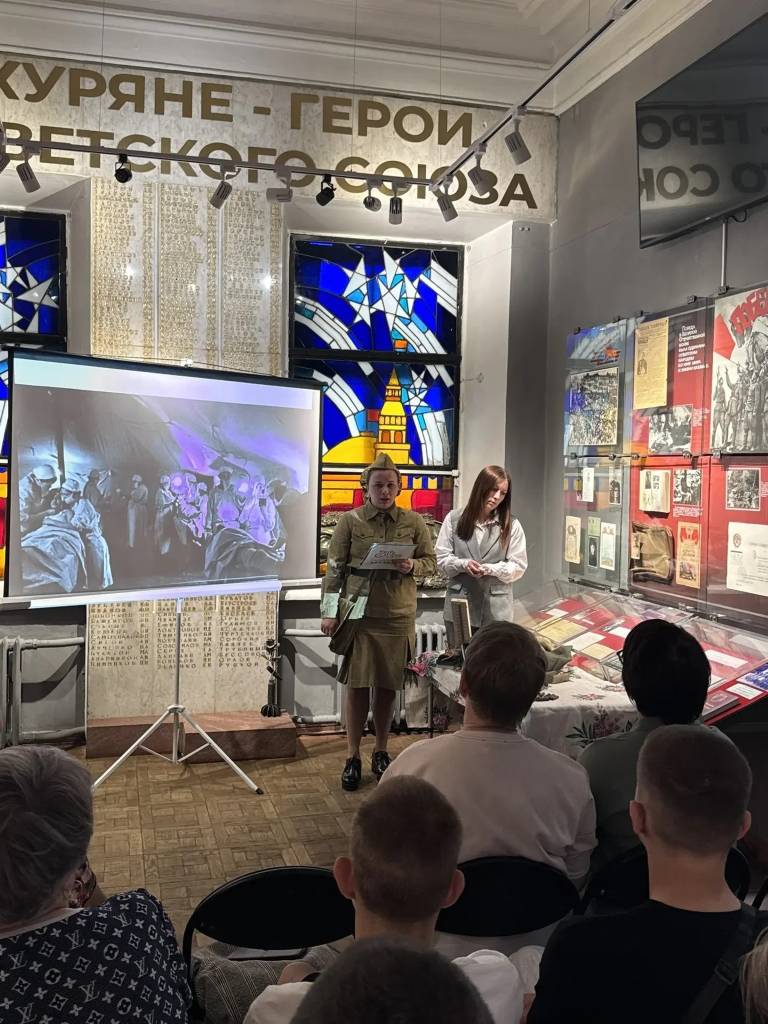 Фронтовые подруги